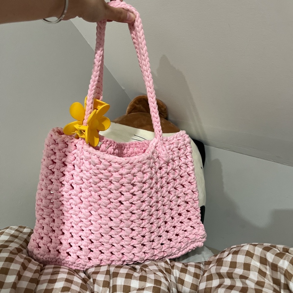 Handmade crochet bag (hair clip included)